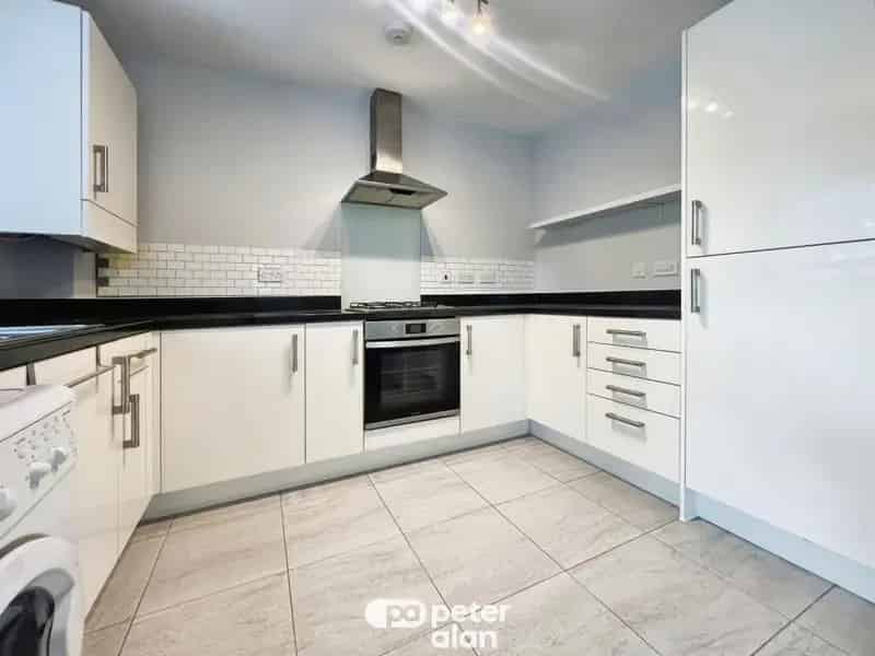 Ground Floor One Bedroom Flat Available Immediately