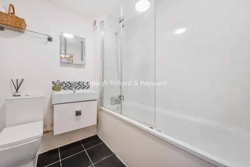 2 Double Bed Apartment Near Tooting Broadway Tube