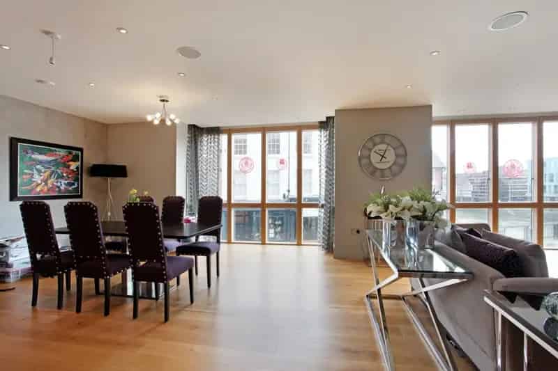 Luxury 3 Bedroom Apartment Eton River Views