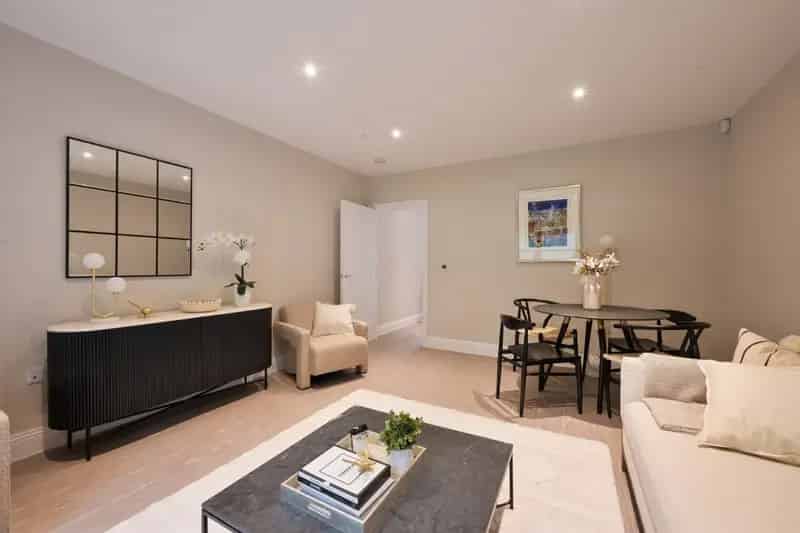 Contemporary Family Townhouses Near Amenities