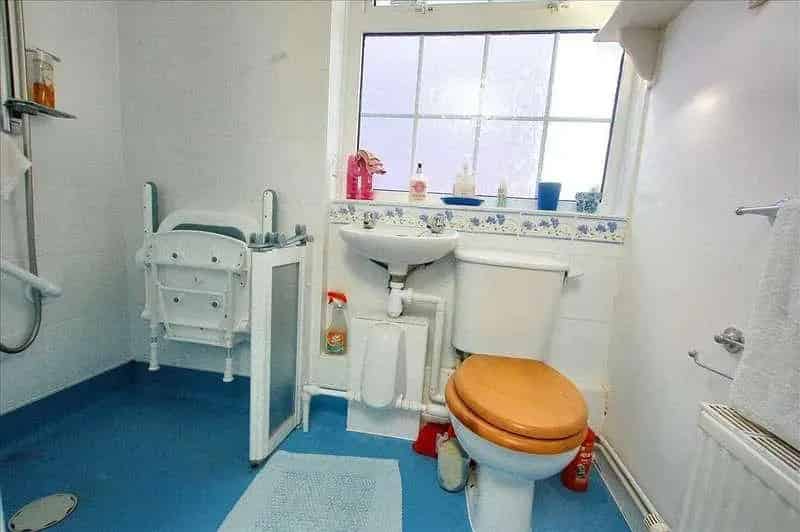 3 Bed Victorian Townhouse Near Amenities