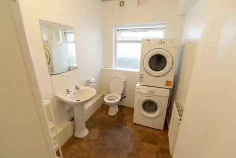 6 Room House 63m² Southampton Student Property Near City Centre