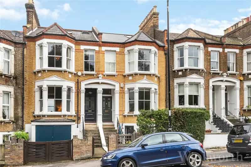 1 Bedroom Apartment Peckham  Spacious Open Plan Living Private Balcony