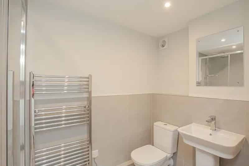 1 Bed Flat for Sale - Modern Apartment with Parking
