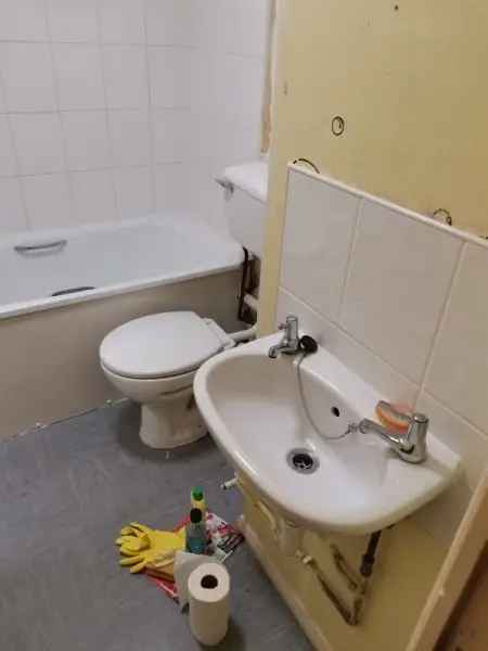 Flat For Rent in Havant, England