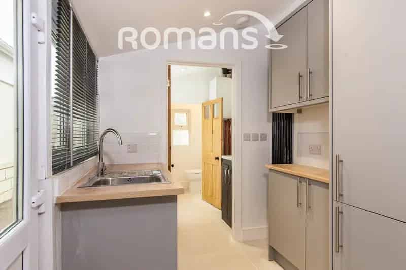 2 Bedroom Terraced House Near City Centre