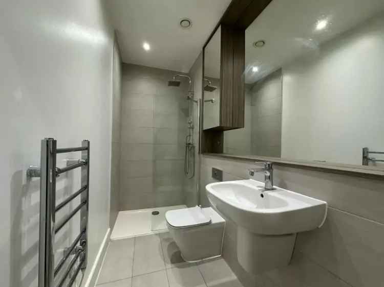 1 Bedroom Flat to Let in Hayes Near Heathrow