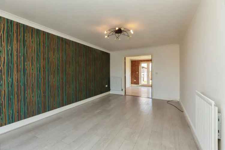Five Bedroom Townhouse Berryfields No Onward Chain