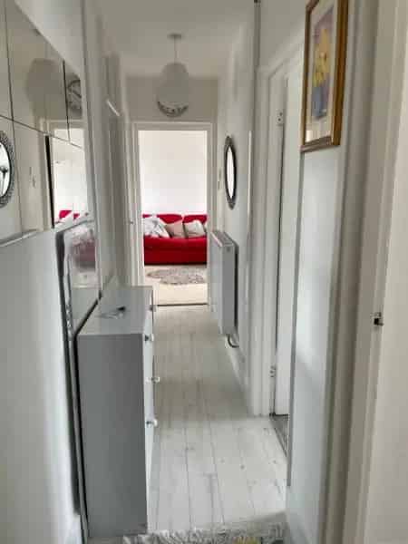 Spacious Top Floor Flat Norwich Near Schools Shops and Hospital