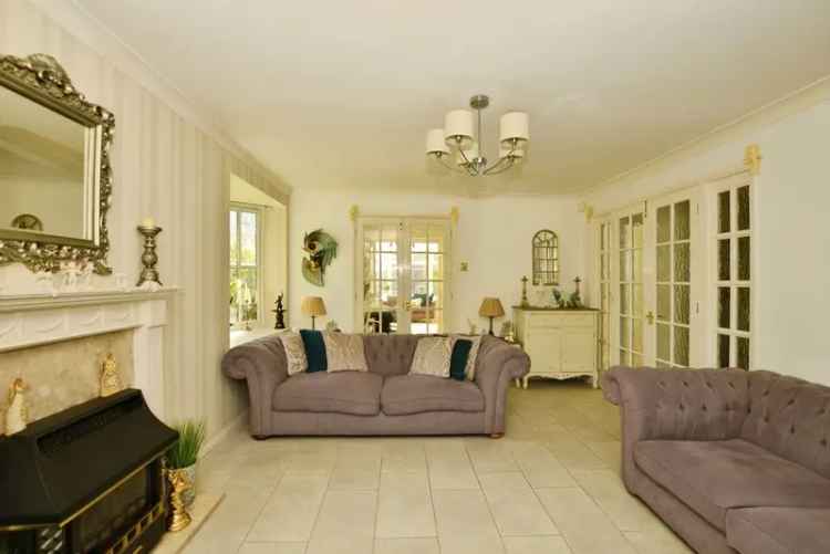 Four Bedroom Detached House with Modern Amenities