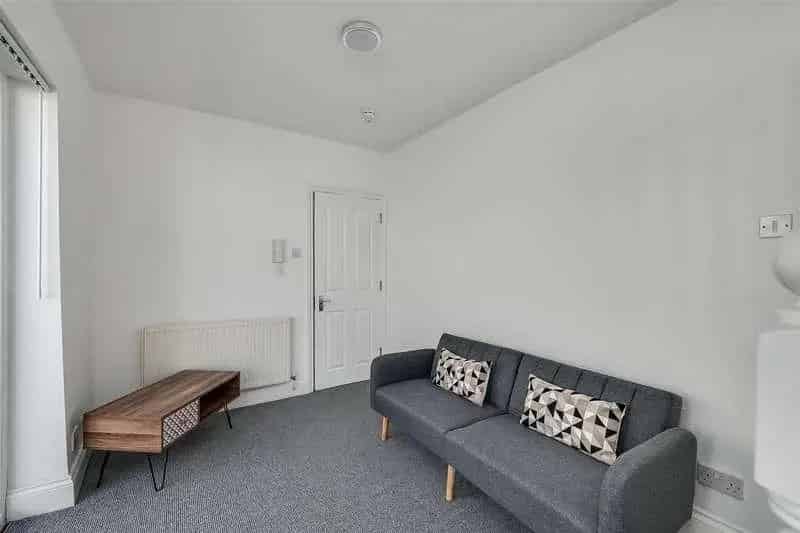 1 Bed Maisonette For Sale in Stoke