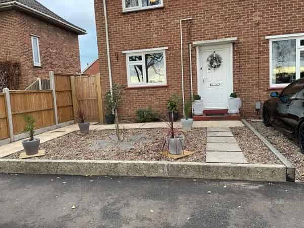 Large Garden Home with Log Cabin Near Wroxham and Holt