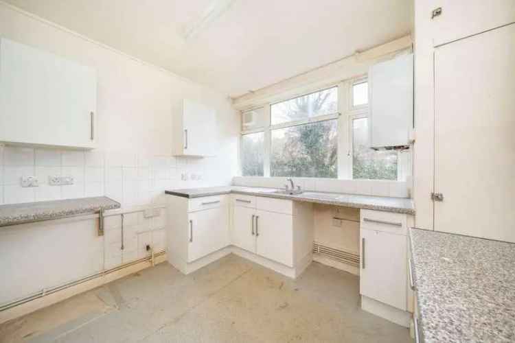 2 bed flat for sale