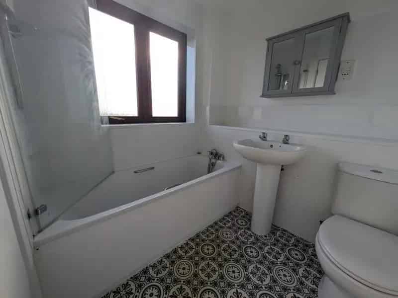 2 Bedroom Flat to Rent Folkestone Kent