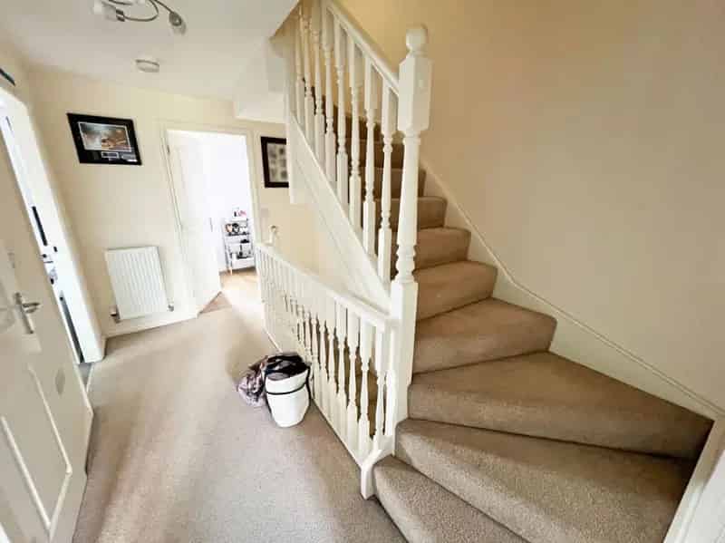 4 Bed Mid Terraced House For Sale