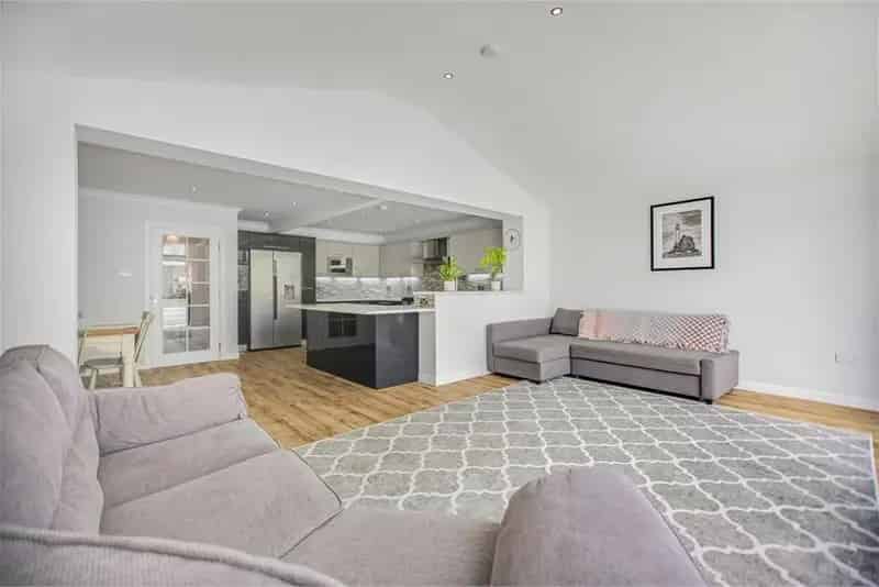 4 Bed Detached House with 2 Reception Rooms and Garden