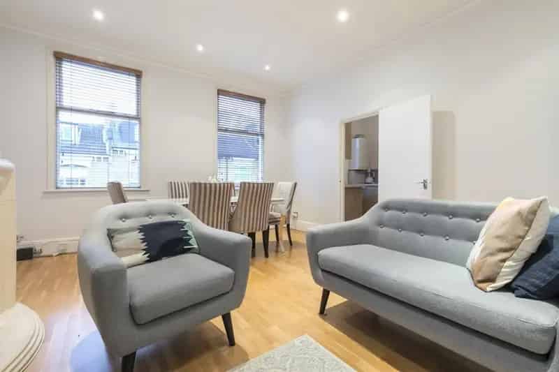 2 bedroom Flat
 To Let