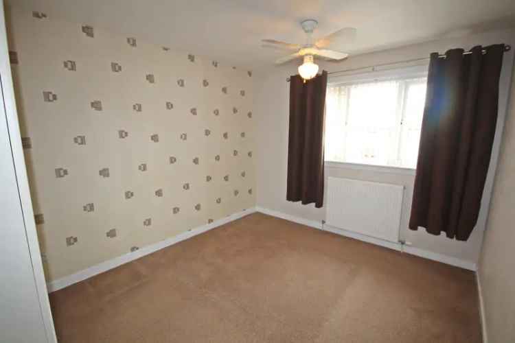3 Bed Mid Terraced House Huntly Modern Kitchen Spacious Lounge
