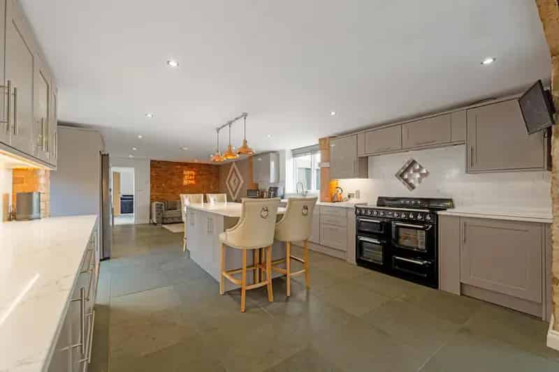 Barn Conversion 4 Bedrooms Leicester Road Lutterworth