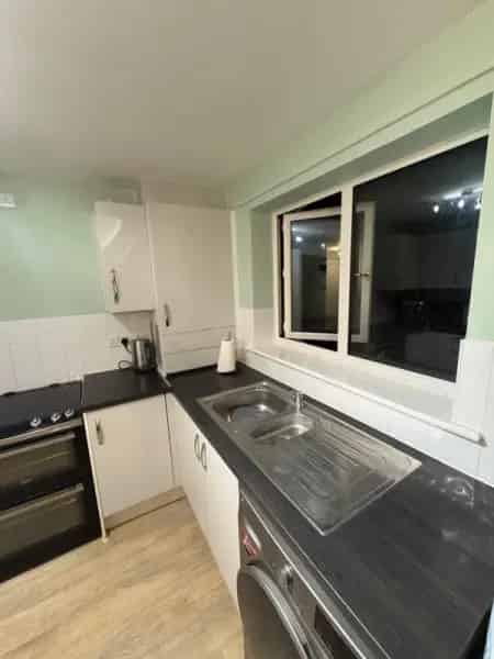 3 Bed Ashford House Near Parks and Town