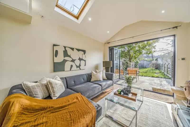 Four Double Bedroom Semi-Detached House Wimbledon