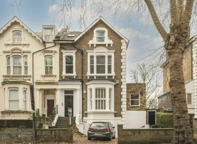 2-Bed Apartment Chiswick High Road Period Conversion