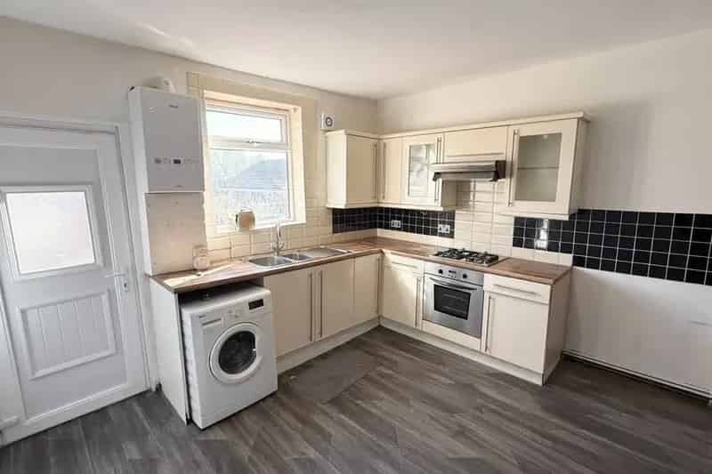 Spacious 3-Bed Mid-Terraced House Near Wath Centre
