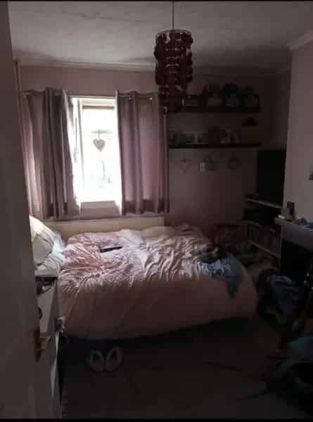 Large 3 Bed End House Huge Garden Potential 4th Bedroom