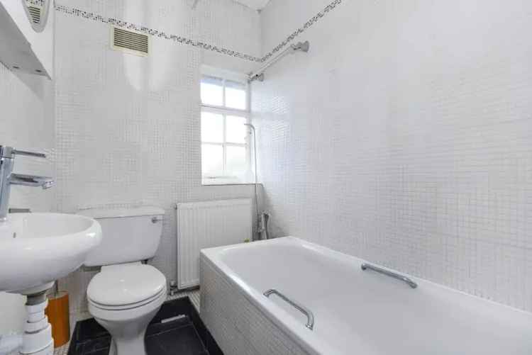 2 Bed Maisonette Near East Finchley Station