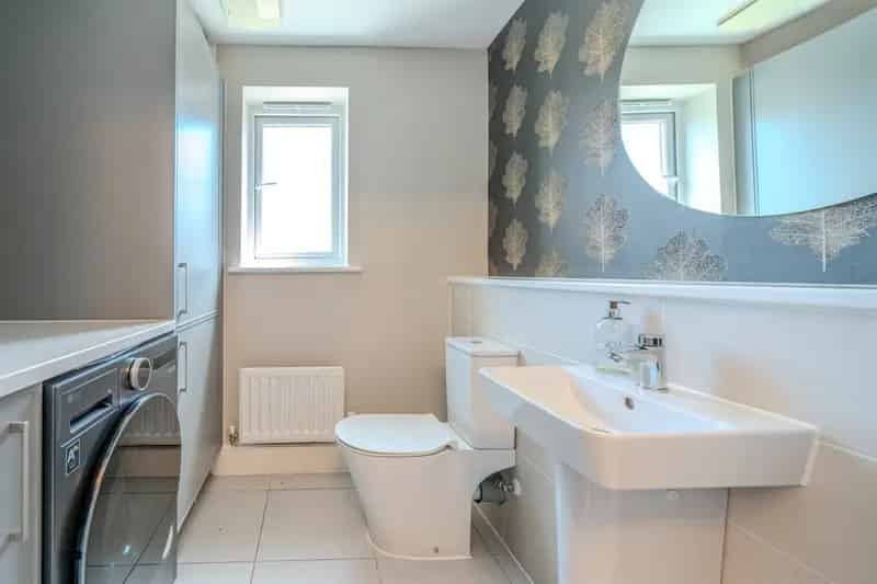 Family Home Aston Clinton Near Amenities Solar Panels Garage