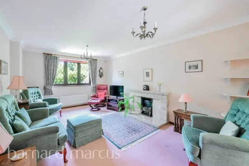 House For Sale , Reigate and Banstead, England