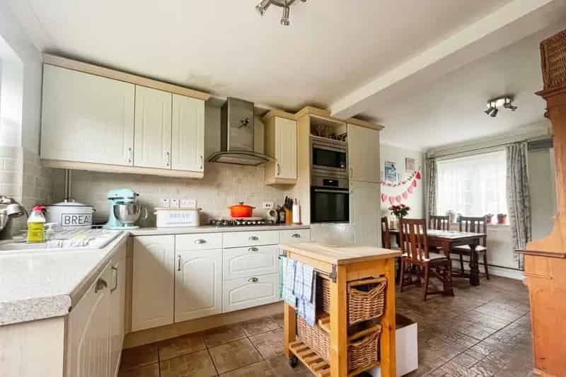 3 Bed House in Bovington with Garden and Parking