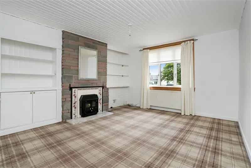 3 Bed Semi-Detached Bungalow Elphinstone