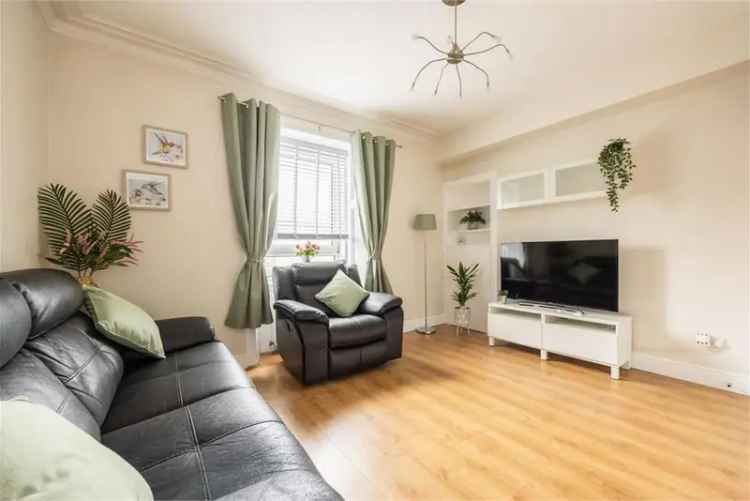 1 Bed Top Floor Flat Peffermill - Modern Kitchen & Garden