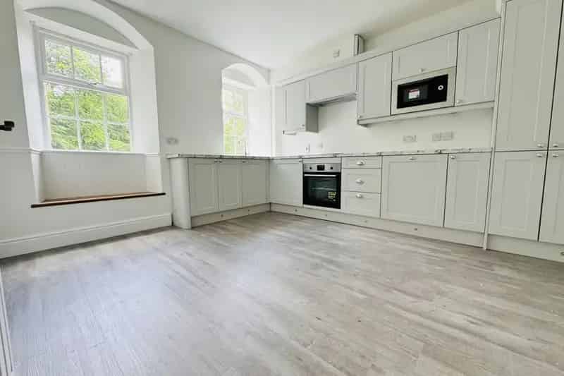 4 Bedroom Converted Mill Apartment with Private Grounds