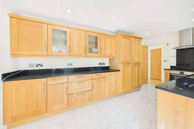 2 Bed 2 Bath Detached Bungalow for Sale Broadstone