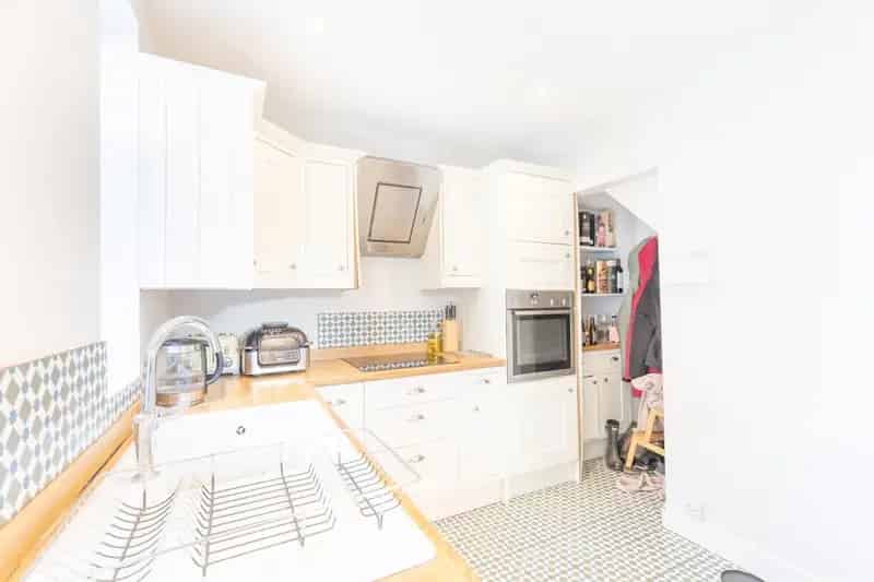 Two Bedroom House in Chapel Allerton
