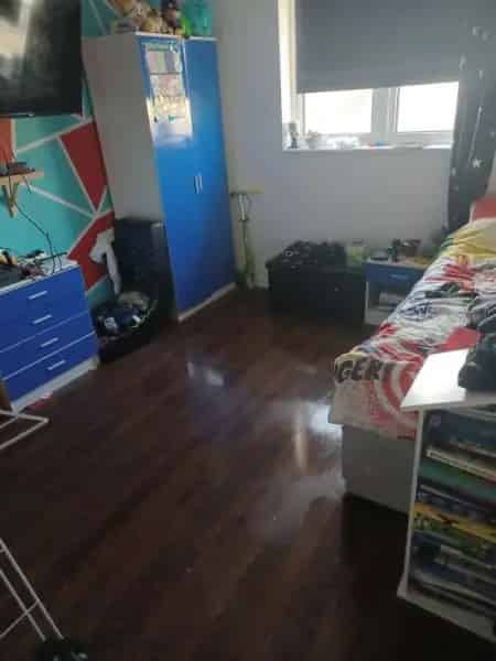 Spacious Homely Loft Apartment Near Amenities and Schools