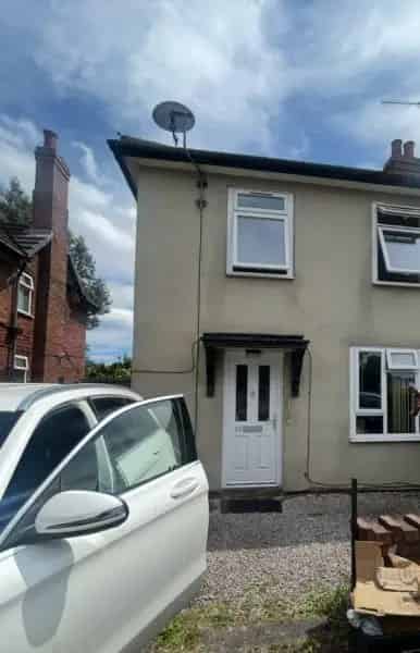 3 Bedroom House Large Garden Downstairs Bathroom