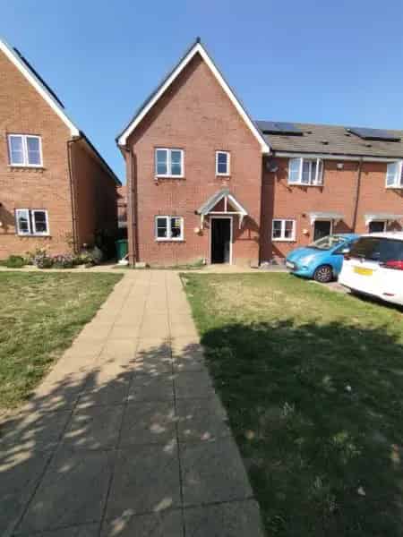3 Bed House Near Top 10 UK Park Great Transport Links Family Home