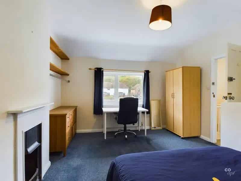 6 Bedroom Semi Detached House Student House Large Garden On Street Parking