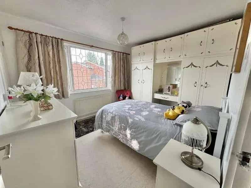4 Bed Detached House For Sale