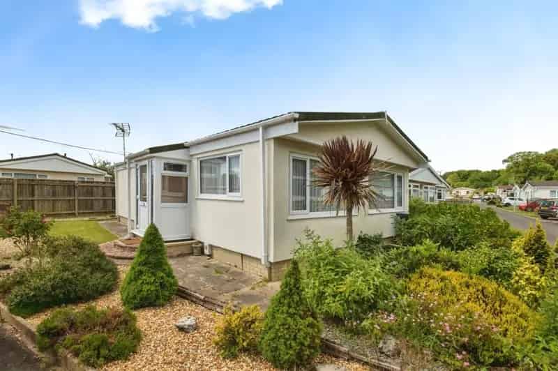 2 Bed Park Home Cat & Fiddle Site Well Maintained Ready to Move into