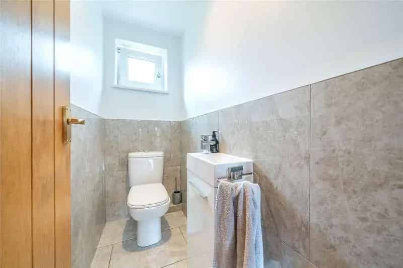 4 bed house for sale