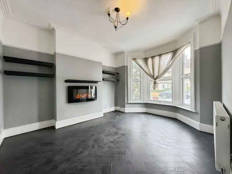 2 Bedroom House to Rent London SE6 Newly Refurbished Family Home