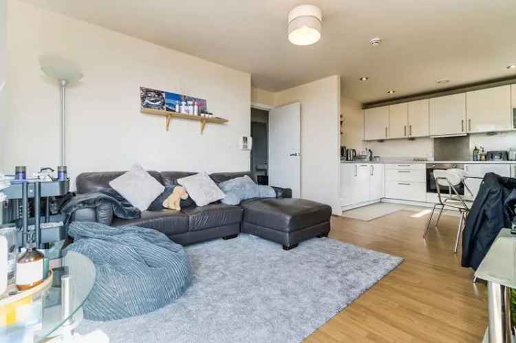 2 Bed Flat to Rent Salford Spectrum Development Available Now