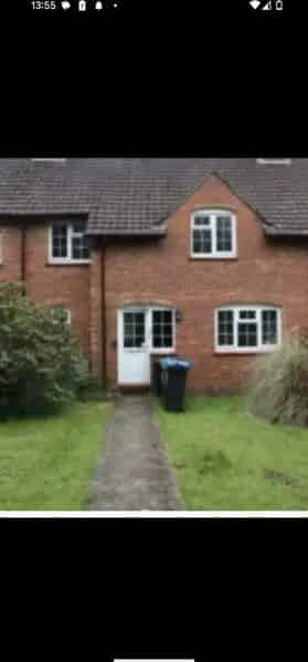 3 Bed House Caterham Tandridge Large Gardens