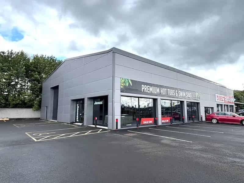 Modern Class 1A Retail Showroom Cambuslang Glasgow