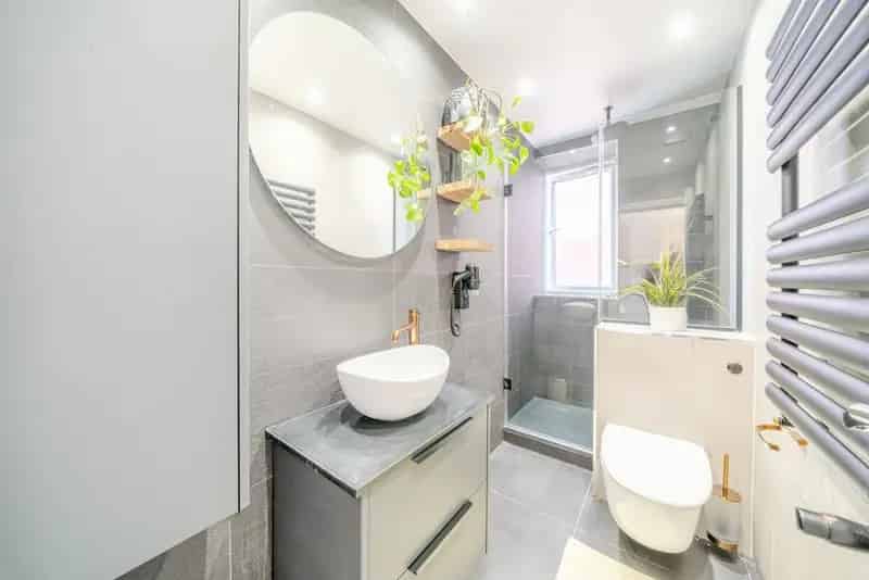 Flat For Sale , London, England