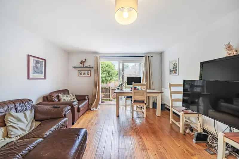 Three Bedroom Family Home in Quiet Cul-de-sac